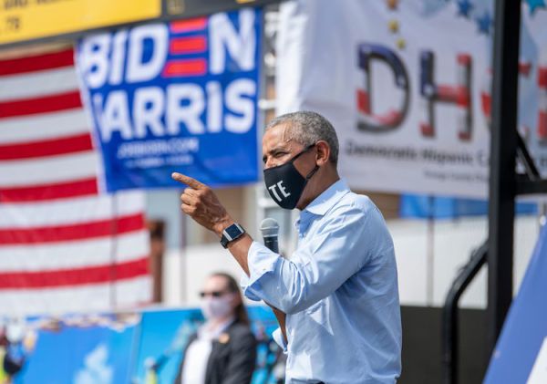 משחק הכדורסל של אובמה וביידן כבש את הרשת • צפו