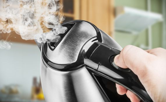 בני ברק: פעוט כבן שנתיים נכווה ממים רותחים בביתו