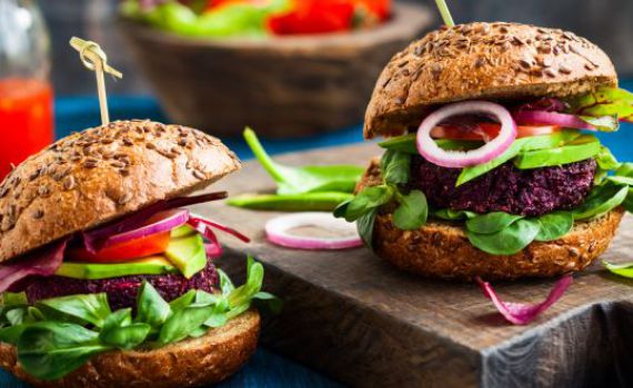 טעים להכיר: 5 מתכונים טבעוניים ששווה לנסות