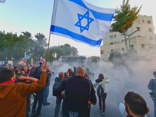 המחאה בבלפור: עימותים ומדורות, כיבוי אש הוזעקו