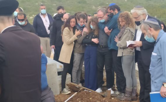 עם ישראל לא יישבר: צפו בהלוויית אסתר הורגן הי"ד