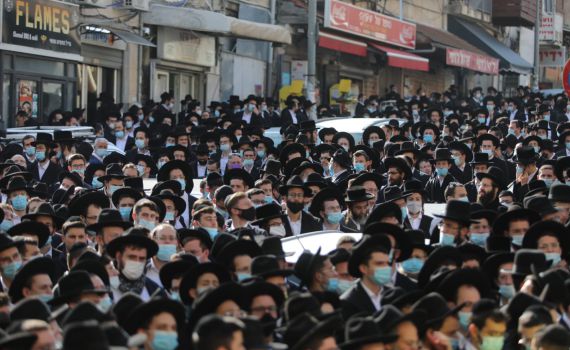 בתנאי קורונה: אלפים בהלווית הרב אהרון חדש זצ"ל