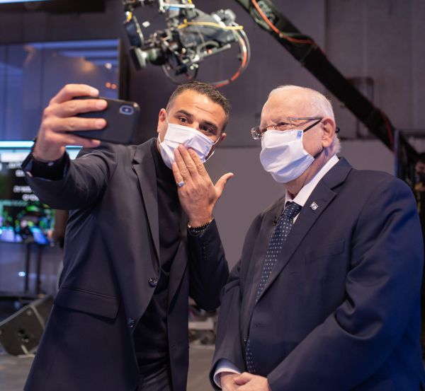 צפו: נשיא המדינה בשיר "שבחי ירושלים" בשידור חי