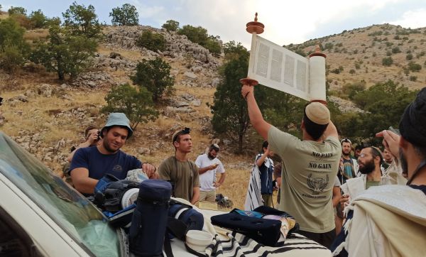 ישיבה כפרית חיצים: פורצים דרך, אחרת – בואו להכיר