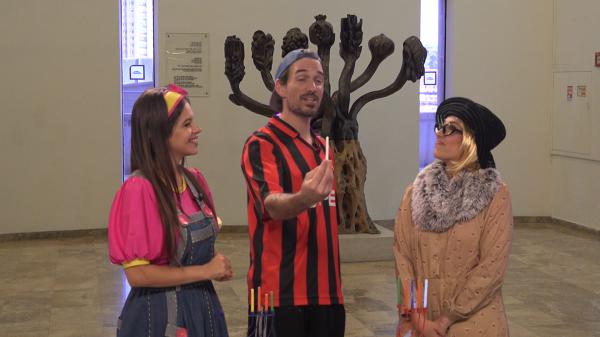 חנוכה בסרוגים: אביה מגיעה למנורת החקלאים. פרק סיום