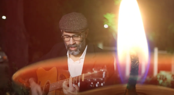 צפו: יוני גנוט בחידוש מיוחד לחנוכה