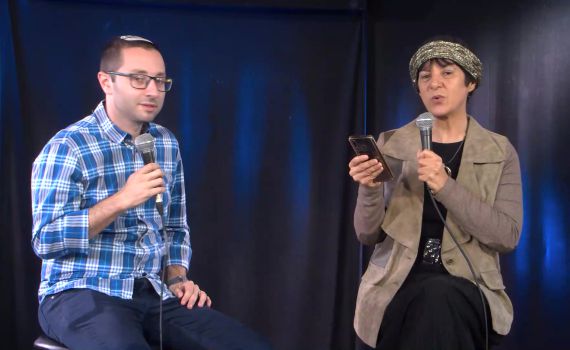 לכבוד חג החנוכה: שוש נגר בברכה לילדי החמ"ד • צפו