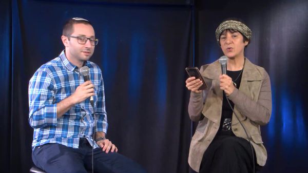 לכבוד חג החנוכה: שוש נגר בברכה לילדי החמ"ד • צפו