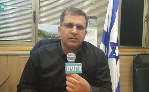 סופר על ההצעות מהליכוד: "בדיחה לא רלוונטית"