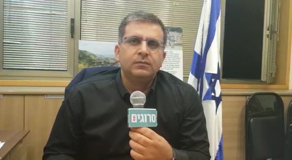 "הצבת עץ אשוח בערד עלולה ללבות מחלוקת"