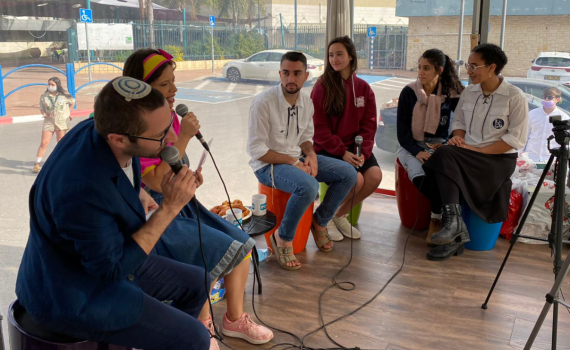 בני עקיבא VS אריאל: מי ניצח במשאית הסרוגה?