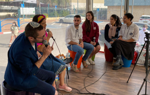 בני עקיבא VS אריאל: מי ניצח במשאית הסרוגה?