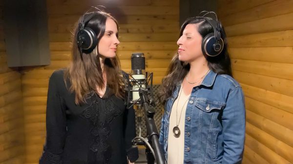 "ברוך שעשני יוצרת": הזמרות הדתיות במסר. צפו