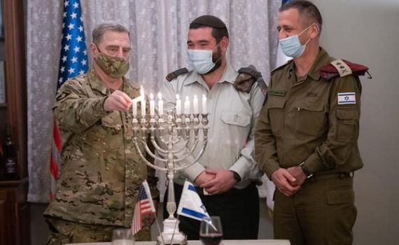 רמטכ"ל צבא ארה"ב הדליק חנוכיה עם הרמטכ"ל כוכבי