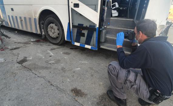 אוטובוס דרס פועלים פלסטינים ליד קבר רחל