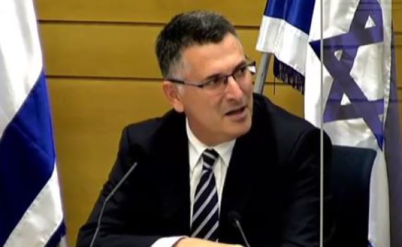 גדעון סער עוקץ את ימינה: "אני מבין שאתם במצוקה"