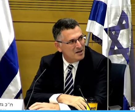 גדעון סער עוקץ את ימינה: "אני מבין שאתם במצוקה"