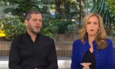 צפו: המגישים לא מאפשרים לאולמרט לתקוף את נתניהו