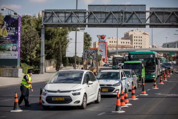 אל תגיעו: עומסי תנועה כבדים בכניסה לירושלים