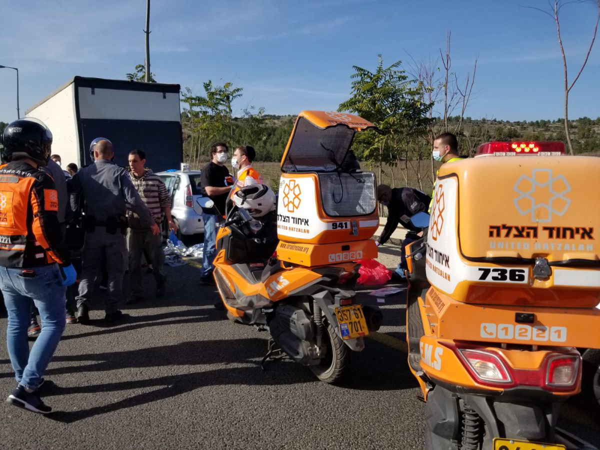 האב נפרד מילדיו: "ידידיה, לך עם אלישיב ותן לו יד"