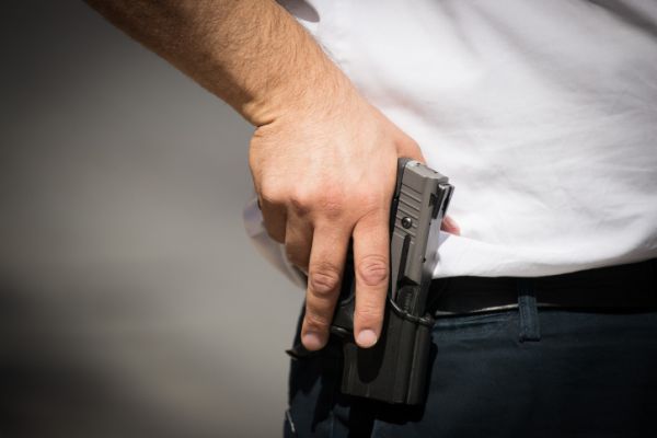 תקרית מחרידה בביה"ח: גבר ירה למוות באשתו והתאבד