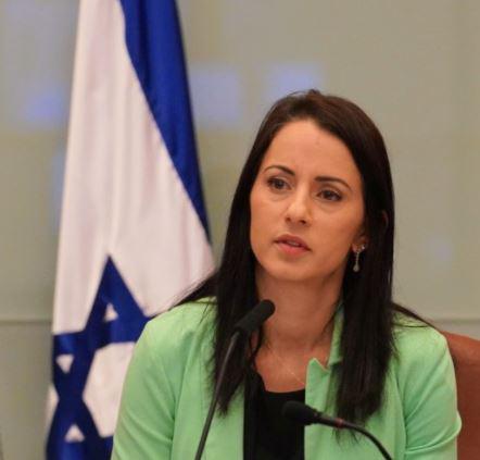 "גדלתי בחברה 'משתכנזת' שדרשה שאמחק את הזהות המזרחית"