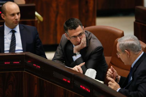 סקר: נתניהו צולל; סער נוסק; וכמה שווה עפר שלח?