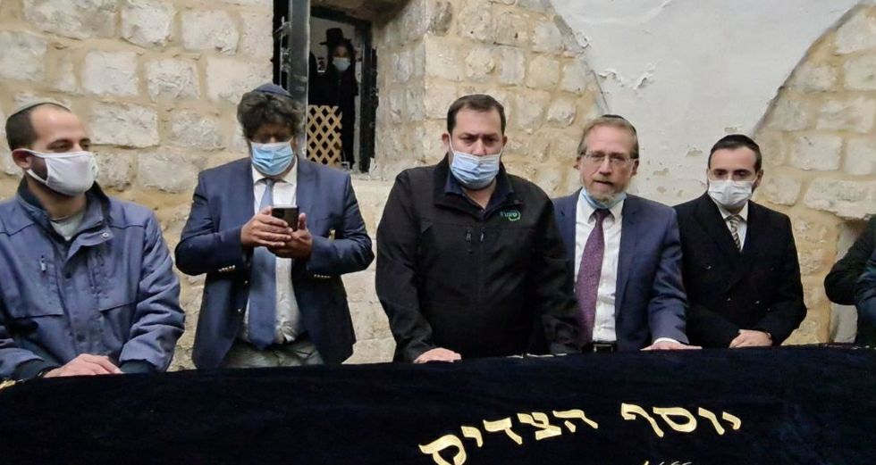 ח"כים וחבר פרלמנט צרפתי עלו הלילה לקבר יוסף