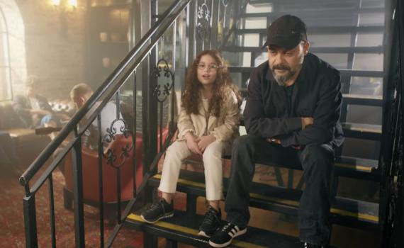 צפו: עמיר בניון ובתו בקליפ עם המשפחות השכולות