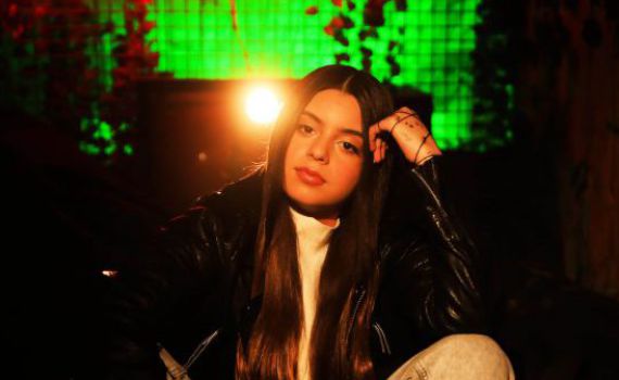 מיקה משה בשיתוף פעולה מרגש עם היוצרים הסרוגים