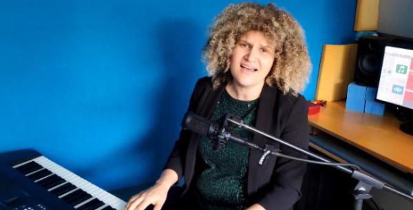 סופ"ש עם שיר: אודהליה ברלין עושה עידן רייכל. צפו