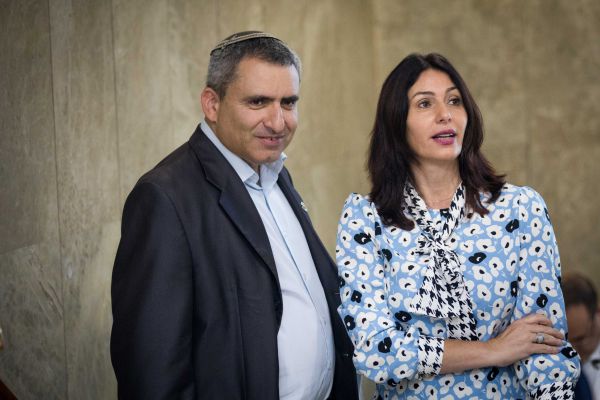 אפילו שרי הליכוד לא קונים את הבלוף של נתניהו