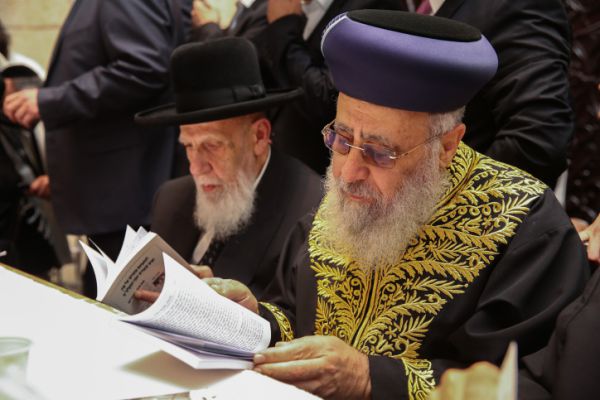 רבני ש"ס מצאו תחביב – ללעוג לרבנים הסרוגים