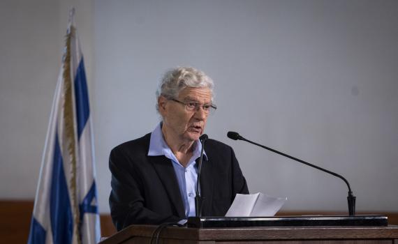 למה אהרון ברק פסק "נגדנו"? / תגובה