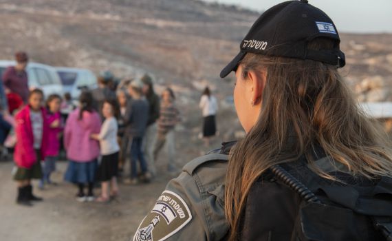 שוטר הורשע בהטרדה מינית והתנכלות לשוטרת