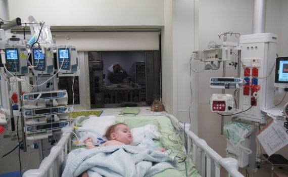 תקדים: תינוקת בת שנה אושפזה בבית החולים שע"צ עם שבץ מוחי