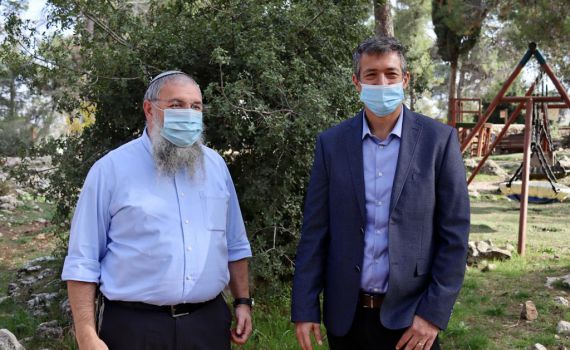 שר התקשורת בגוש עציון: "חיבור של עבר הווה ועתיד"