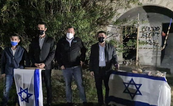 15 שנה אחרי הגירוש: נרות החנוכה חזרו לשא-נור