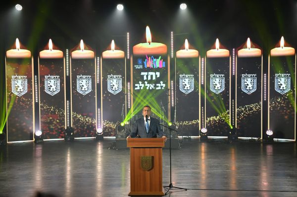 ערב של גבורה ואחדות עם ישי ריבו וחיים ישראל. צפו