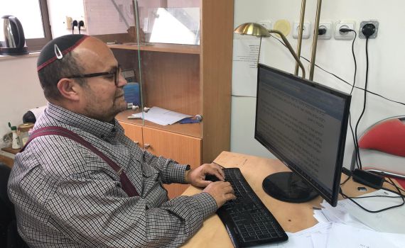 דע מה שתשיב: אהרון גרנות הודף את הטענות בטוקבקים