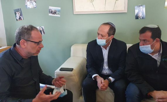 מתגברת הדרישה להרחבת טל מנשה כתשובה לרצח