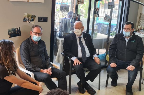 הנשיא בבית משפחת הורגן: "העם בישראל מתפעל מכם"