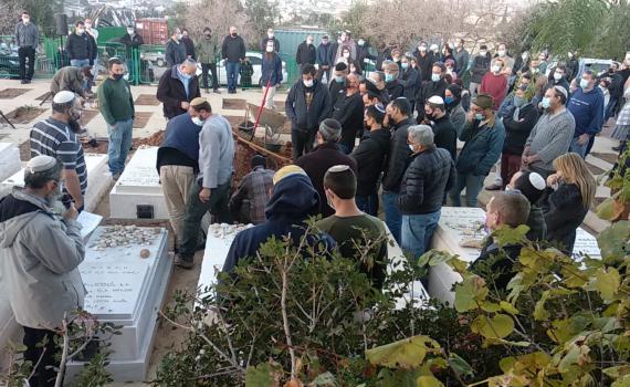 בדרכה האחרונה: הצלמת מירי צחי הובאה למנוחות