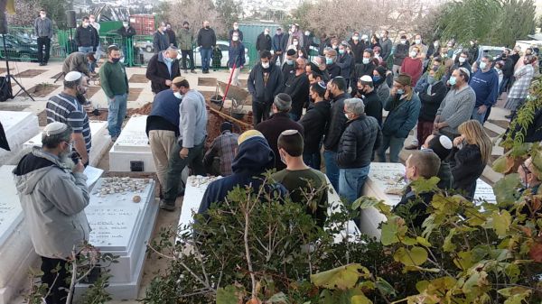 בדרכה האחרונה: הצלמת מירי צחי הובאה למנוחות