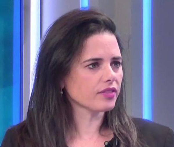 שקד בזום: "צריך להסביר לאנשים שנתניהו עובד עליהם"