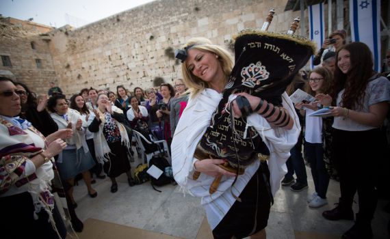 חברות כנסת ישתתפו בסיור עם נשות הכותל בחנוכה