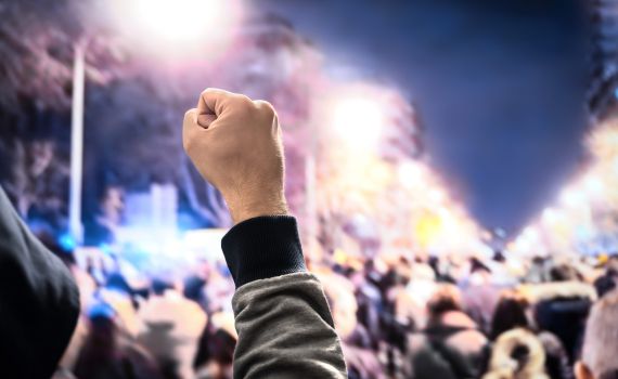 אלימות פנים רבות לה: מה אפשר לעשות?