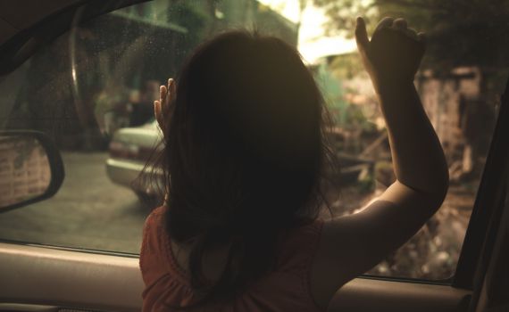 כתב אישום: תינוק נשכח בהסעה ונכנס לתרדמת