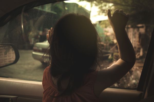 כתב אישום: תינוק נשכח בהסעה ונכנס לתרדמת