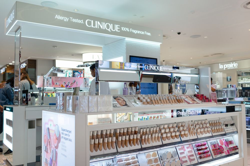 קליניק משיקים מולטי באלם חדש לשפתיים